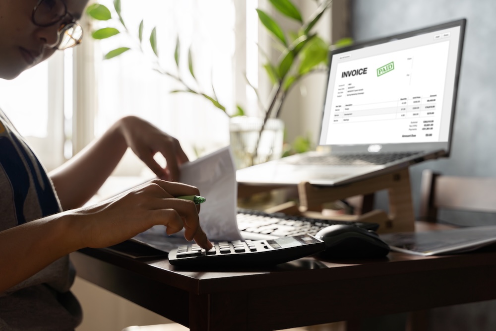 Online digital e-invoicing and statement software. Financial accounting concepts, online taxes and billing, electronic management invoices.